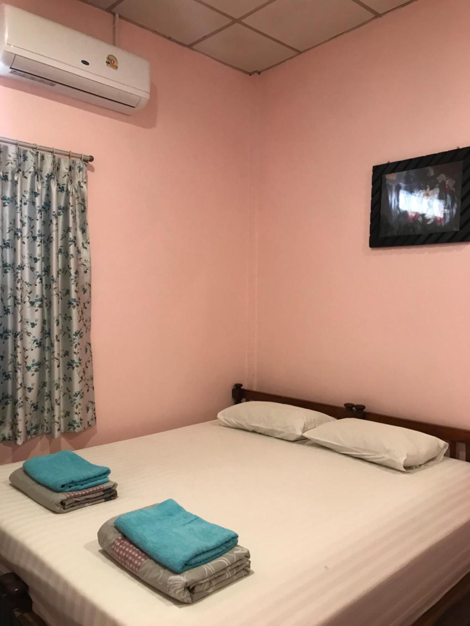Vitoonguesthouse2Fanrooms & Aircondition Sukhothaï Extérieur photo