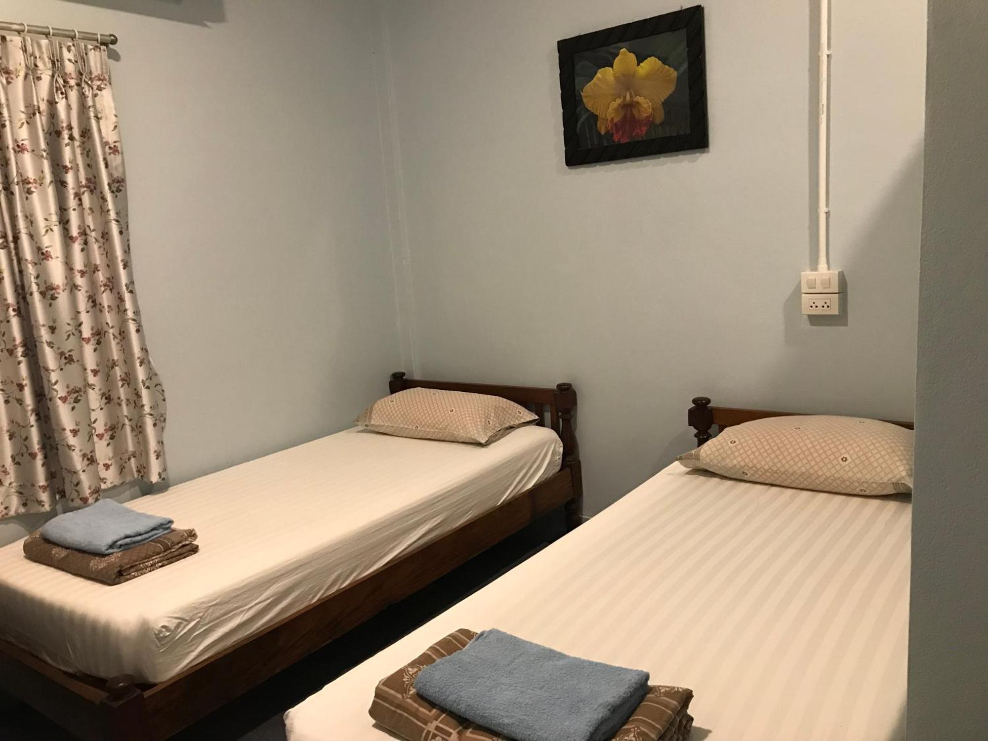 Vitoonguesthouse2Fanrooms & Aircondition Sukhothaï Extérieur photo