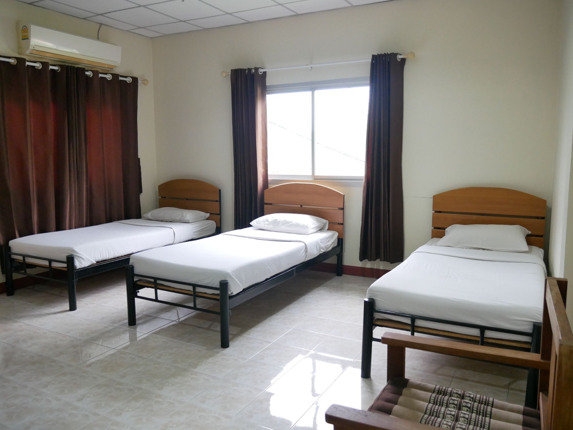 Vitoonguesthouse2Fanrooms & Aircondition Sukhothaï Extérieur photo